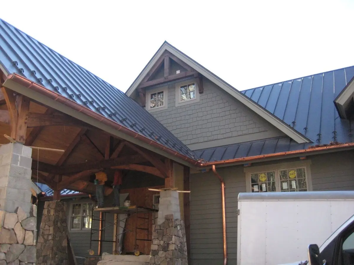 Craftsman Roofing team delivering quality roofing work in Nogales